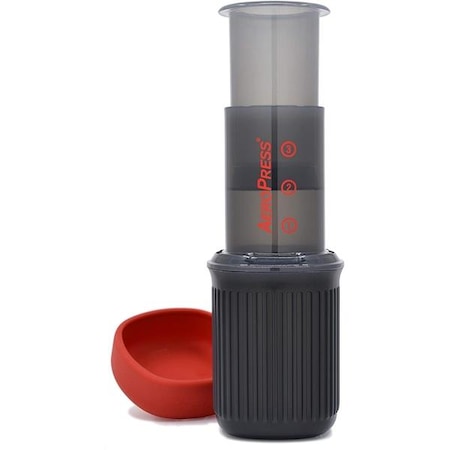AeroPress Go cu cana de calatorie